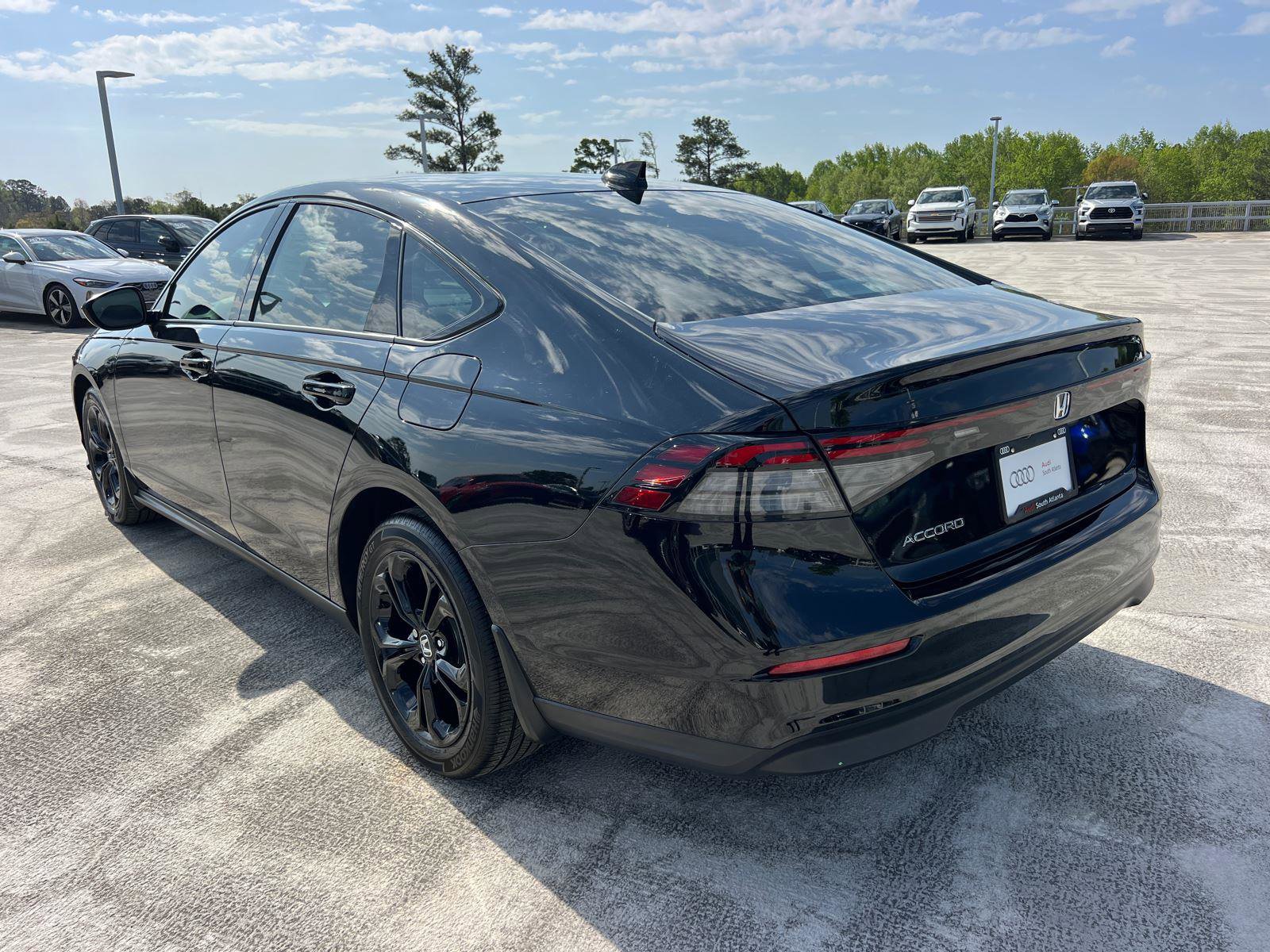 Used 2025 Honda Accord SE image 7