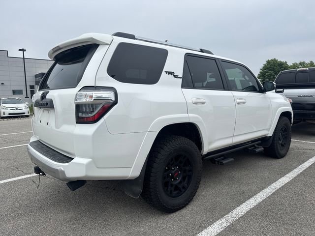 Used 2018 Toyota 4Runner TRD Off-Road Premium AWD/4WD image 4