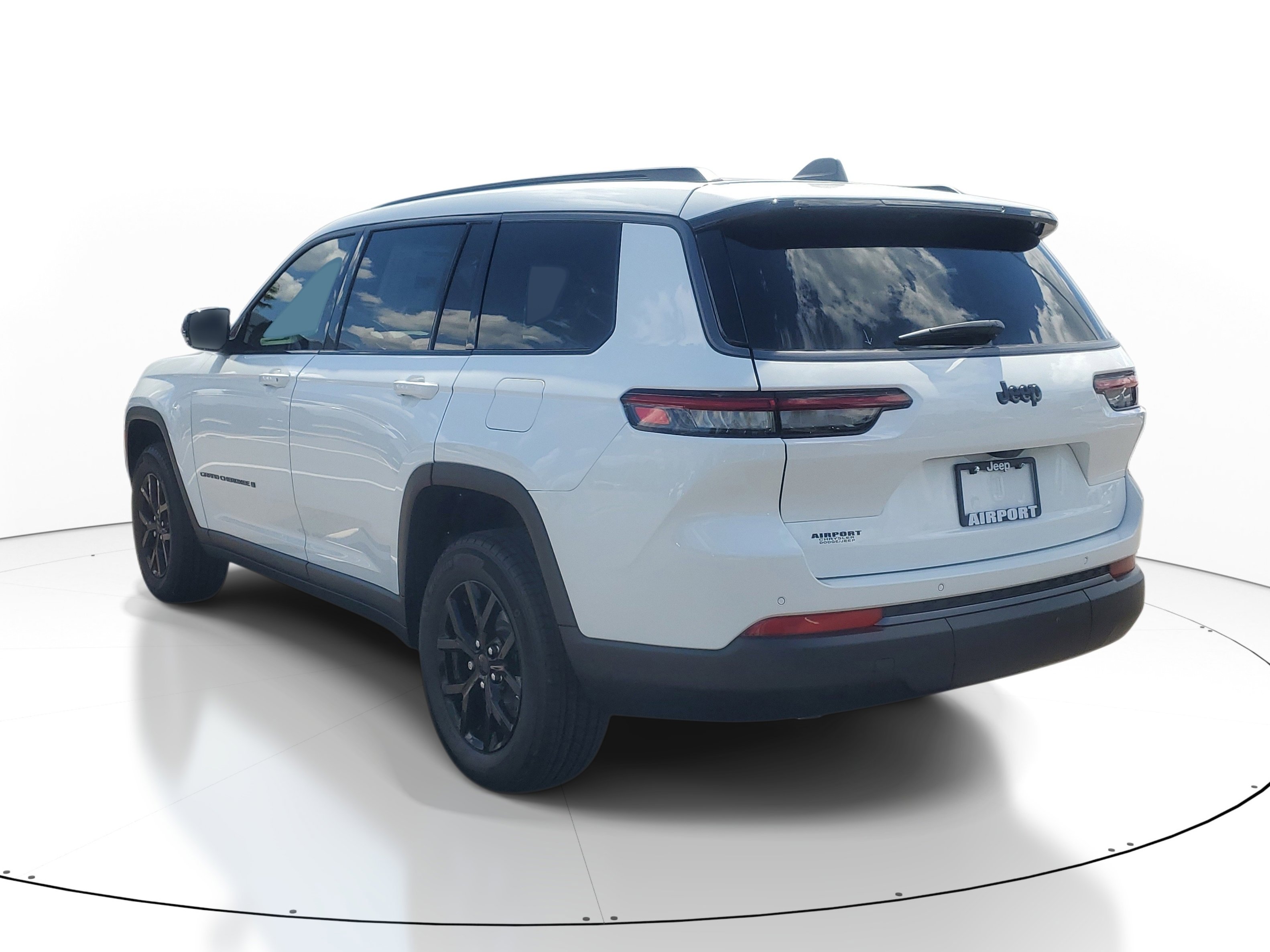 New 2026 Jeep Grand Cherokee L 2WD image 3