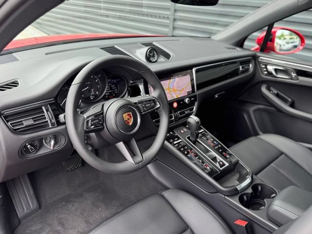 New 2026 Porsche Macan AWD/4WD image 4