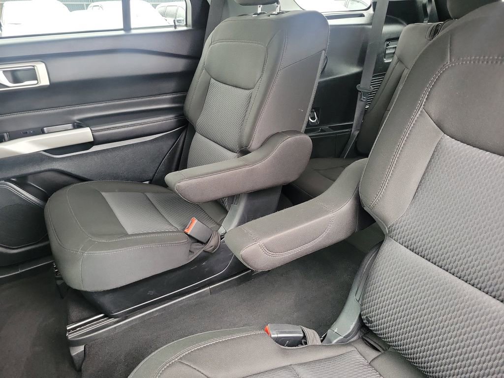 Used 2023 Ford Explorer XLT image 11
