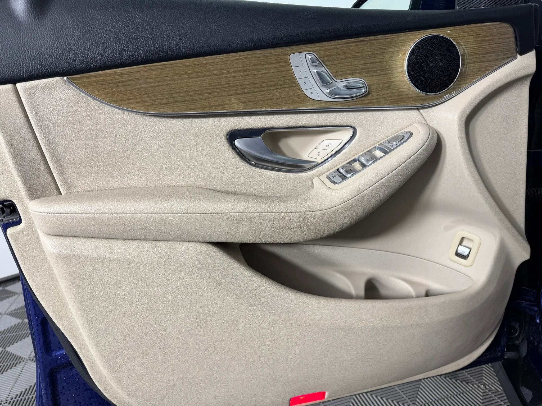 Used 2018 Mercedes-Benz GLC 300 image 37