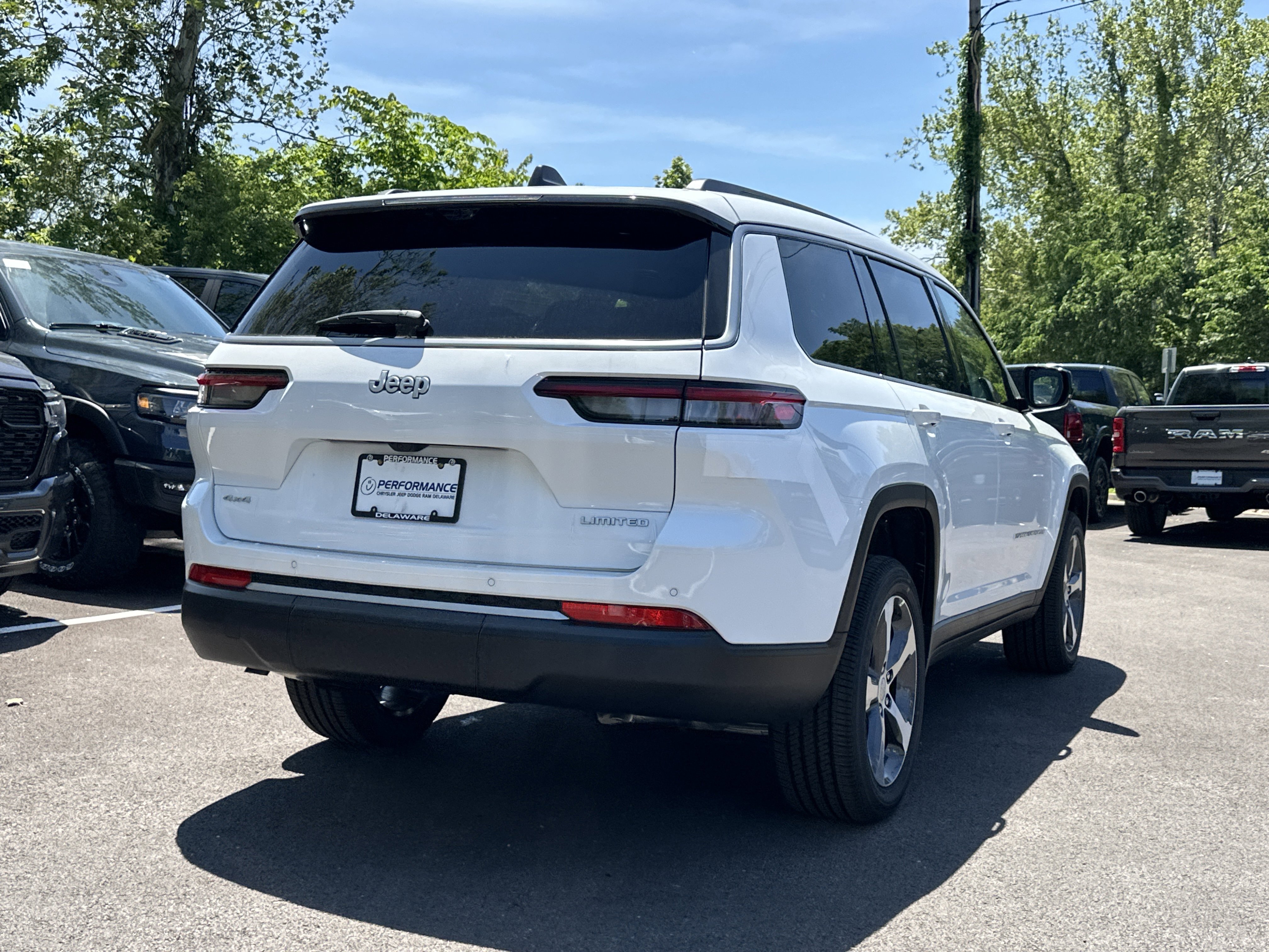 New 2026 Jeep Grand Cherokee L Limited AWD/4WD image 17