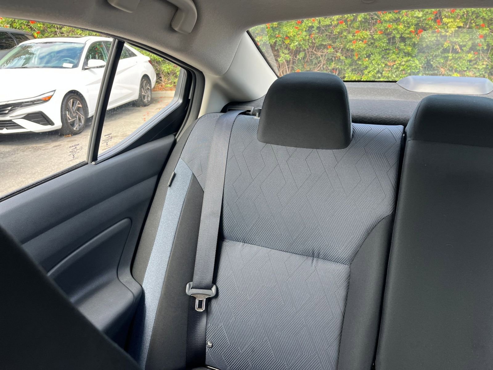 Used 2025 Nissan Versa SV FWD image 39