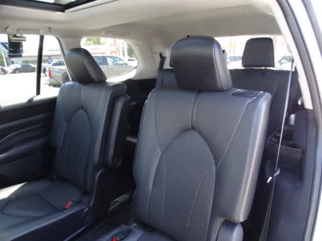 Used 2024 Toyota Grand Highlander Limited image 21