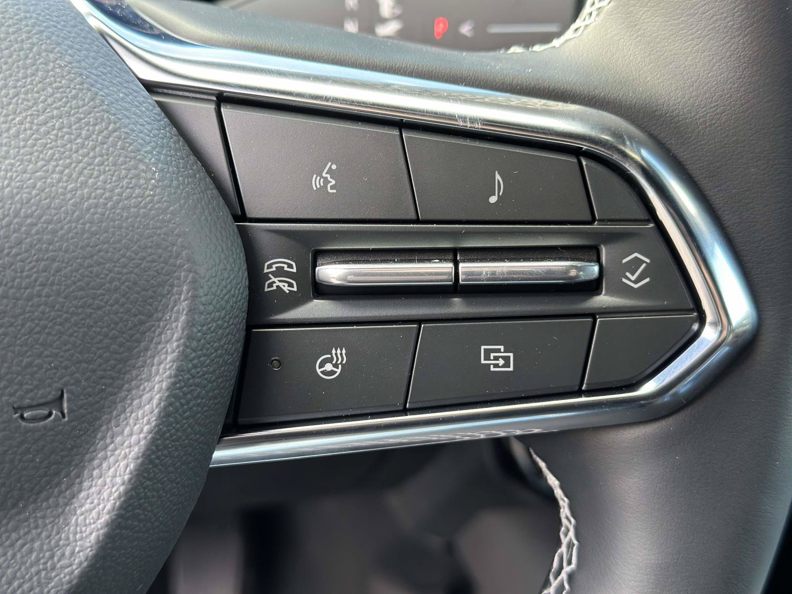 New 2026 Chevrolet Equinox EV LT w/ Convenience Package II FWD image 15