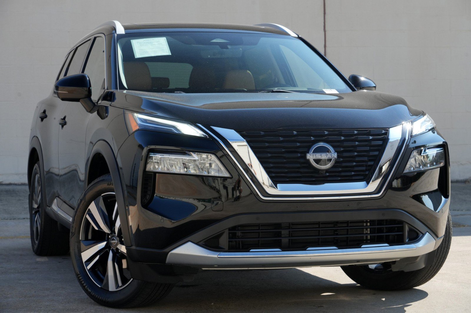 Used 2023 Nissan Rogue Platinum w/ Platinum Premium Package AWD/4WD image 2