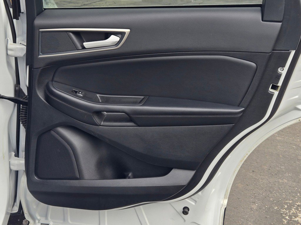 Used 2024 Ford Edge SEL image 9