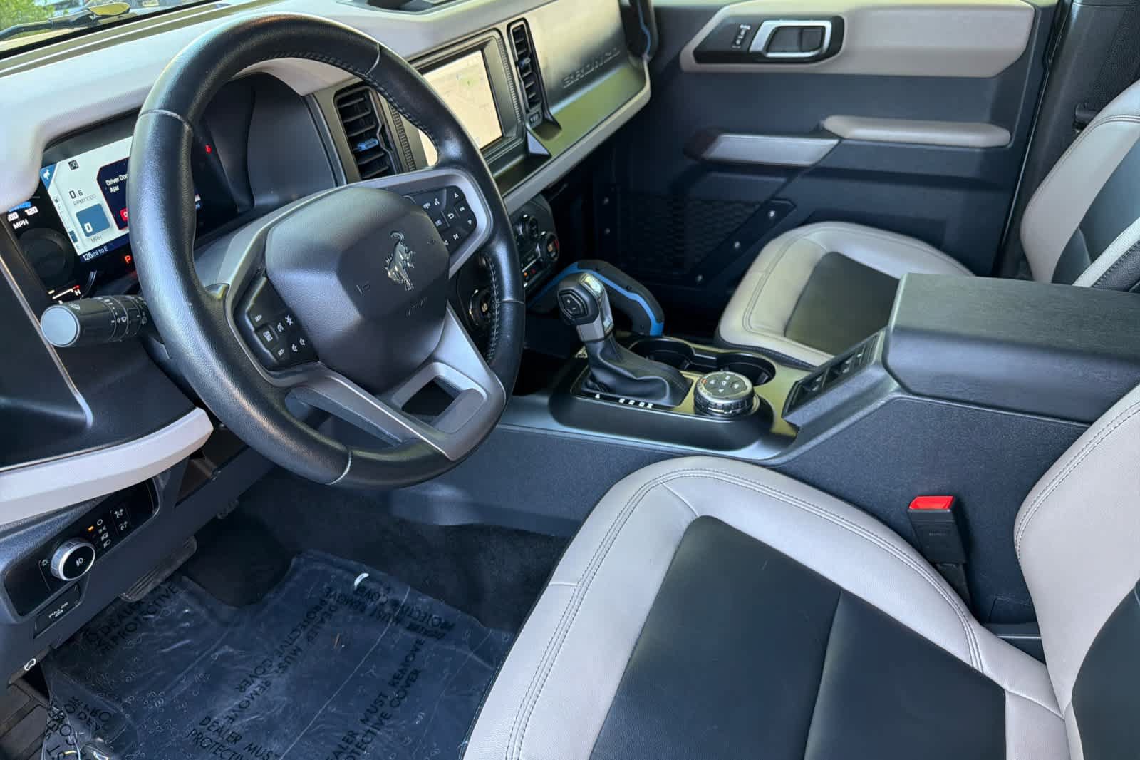 Used 2023 Ford Bronco Wildtrak AWD/4WD image 11