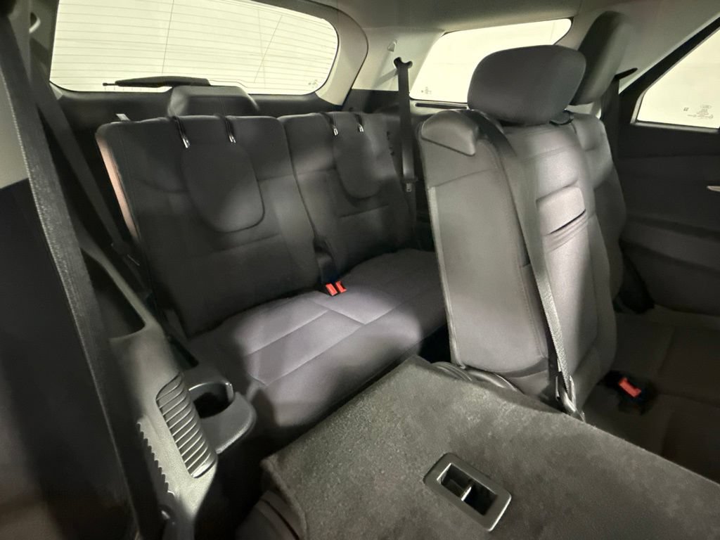 Used 2025 Ford Explorer Active AWD/4WD image 17