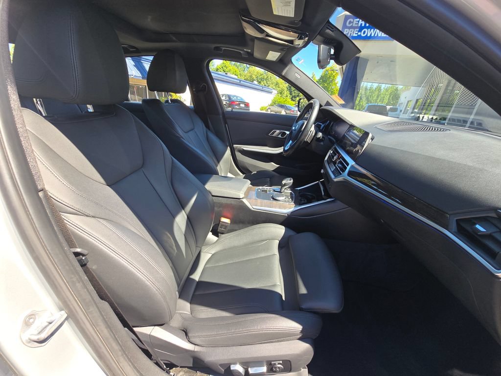 Used 2019 BMW 330i xDrive Sedan w/ Convenience Package AWD/4WD image 11