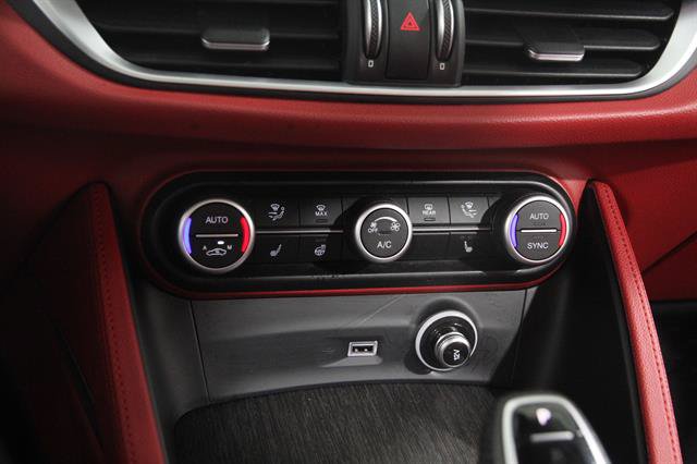 Used 2020 Alfa Romeo Stelvio Ti AWD/4WD image 14