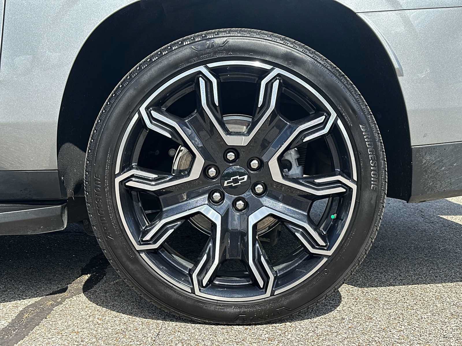 Certified 2025 Chevrolet Suburban RST w/ Advanced Technology Package AWD/4WD image 14