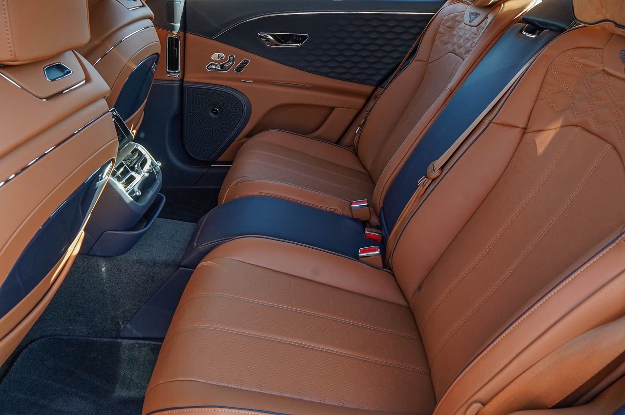 New 2026 Bentley Flying Spur Plug-In Hybrid AWD/4WD image 38
