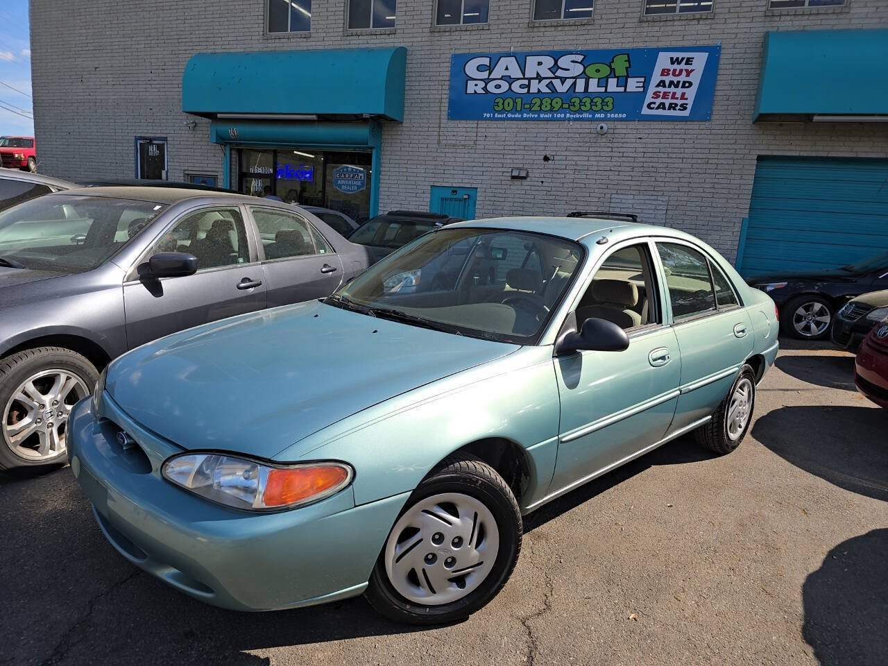 Used 1999 Ford Escort SE FWD image 3