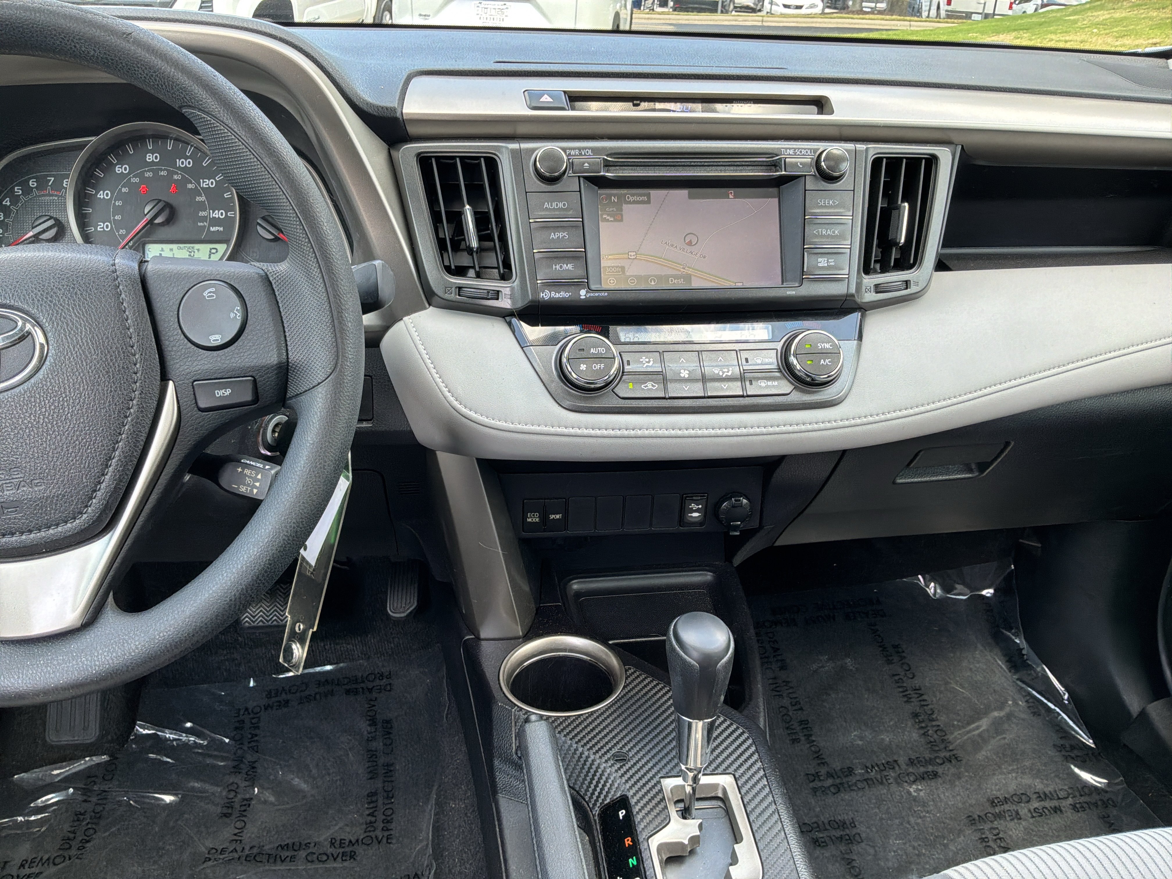 Used 2015 Toyota RAV4 XLE FWD image 30