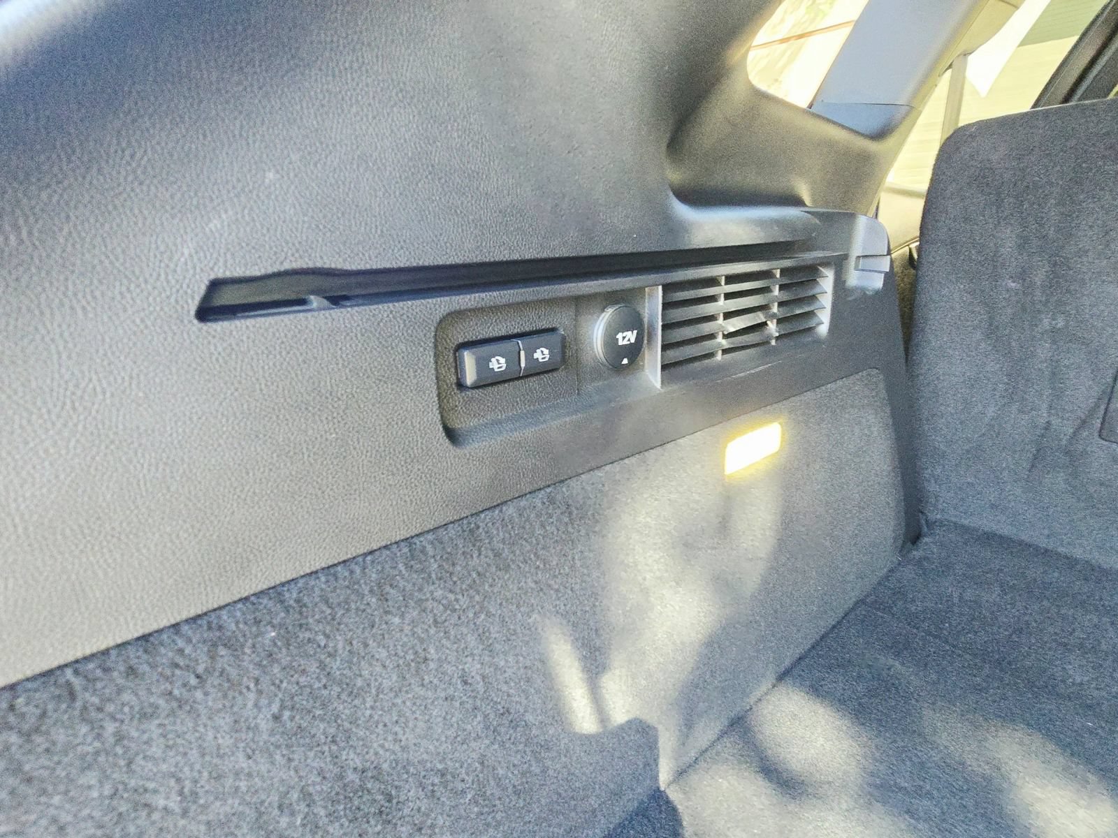 Used 2016 Lincoln MKX Select w/ Select Plus Package FWD image 41