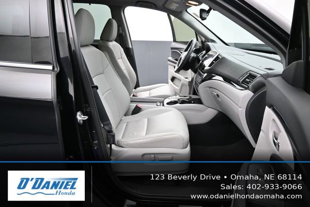 Used 2017 Honda Pilot Touring image 46