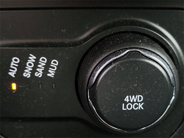 Used 2018 Jeep Renegade Altitude w/ Safety & Security Group image 16