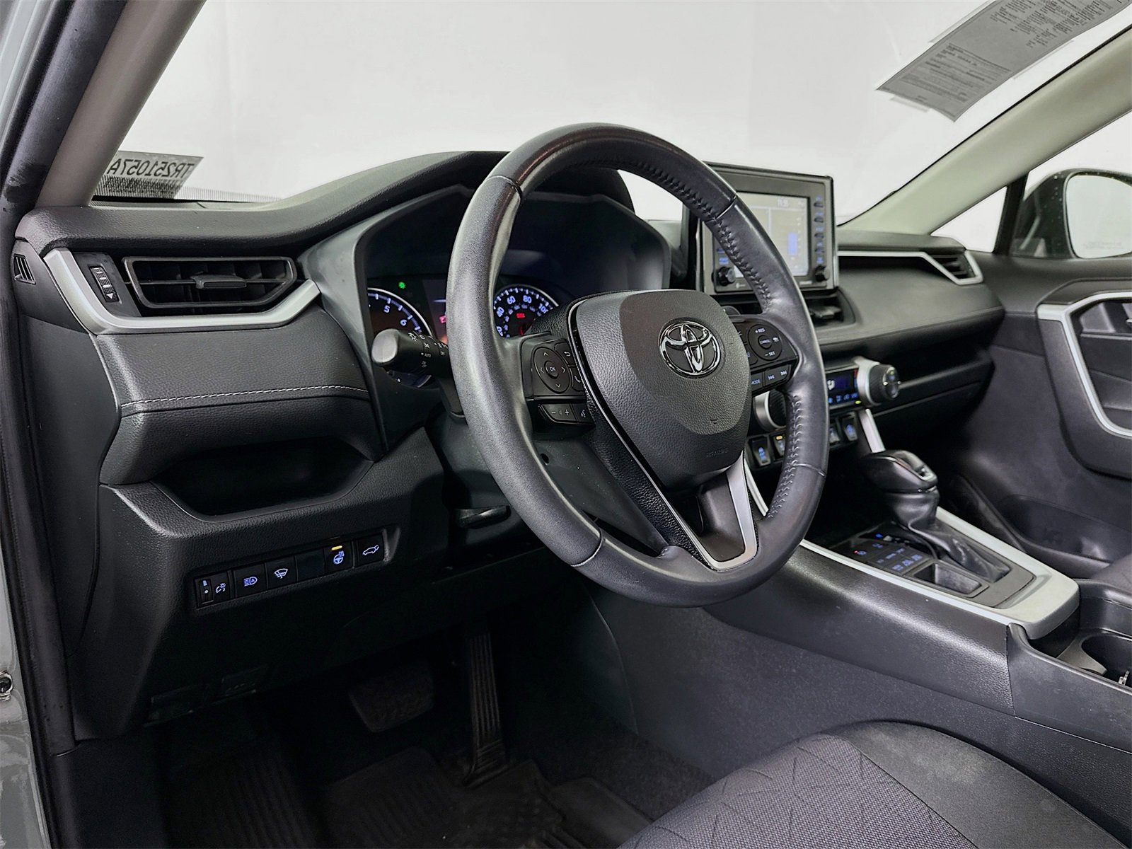 Certified 2020 Toyota RAV4 XLE image 9