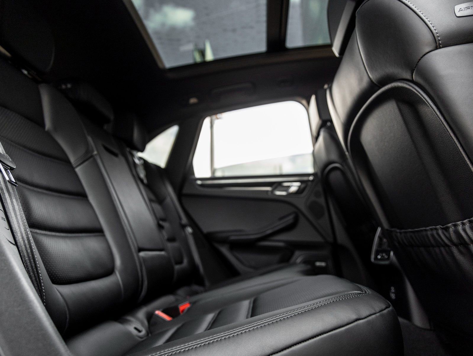 Used 2026 Porsche Macan image 39