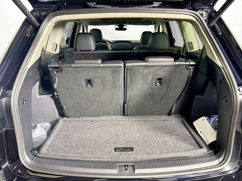 Certified 2025 Volkswagen Atlas Peak Edition SE AWD/4WD image 23