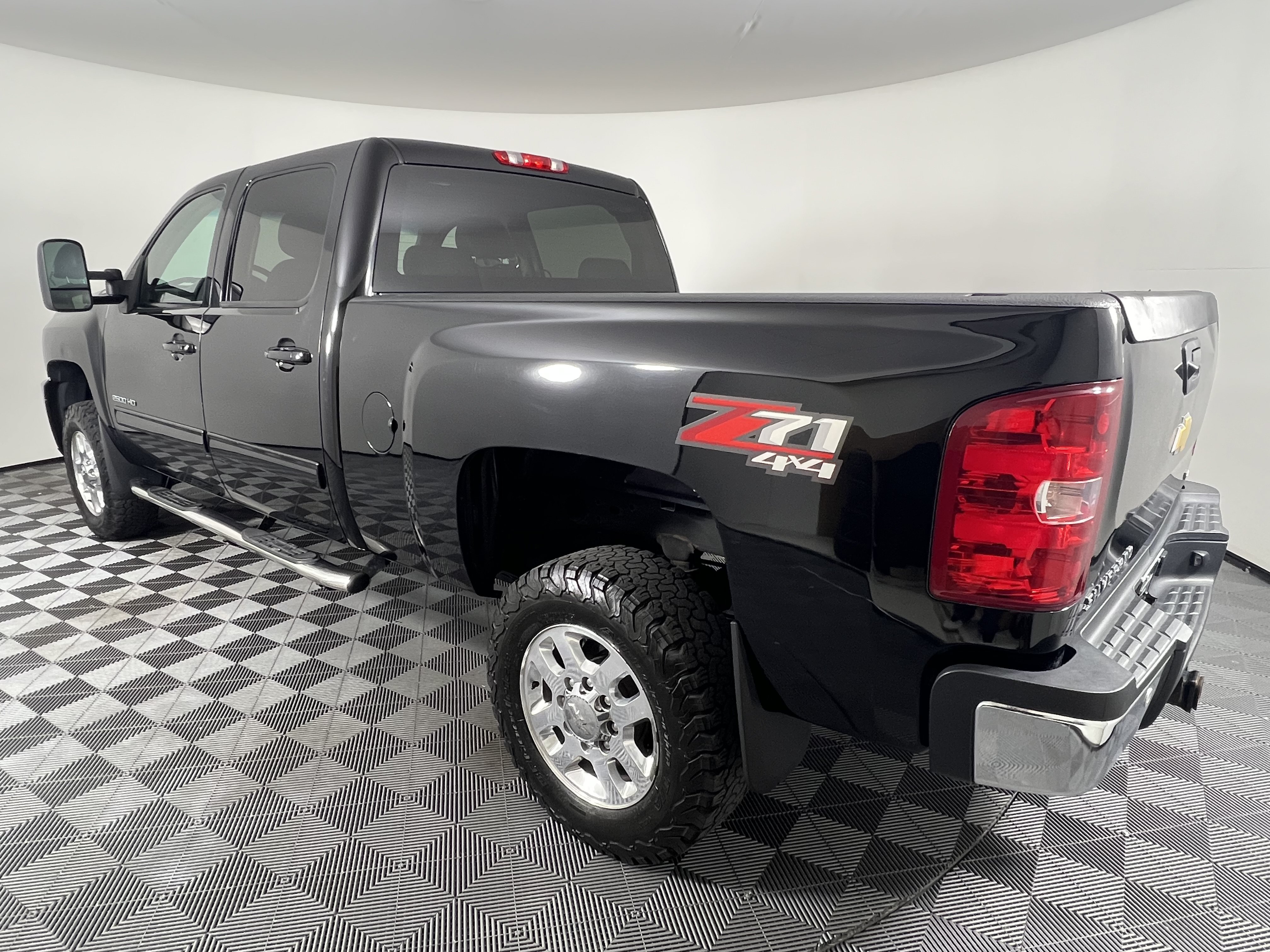 Used 2012 Chevrolet Silverado 2500 LTZ w/ LTZ Plus Package AWD/4WD image 10