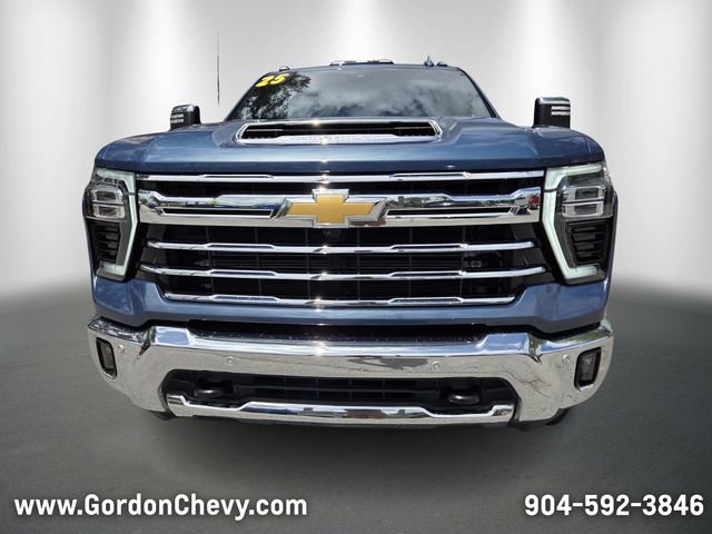 Used 2025 Chevrolet Silverado 2500 LTZ w/ LTZ Premium Package AWD/4WD image 9