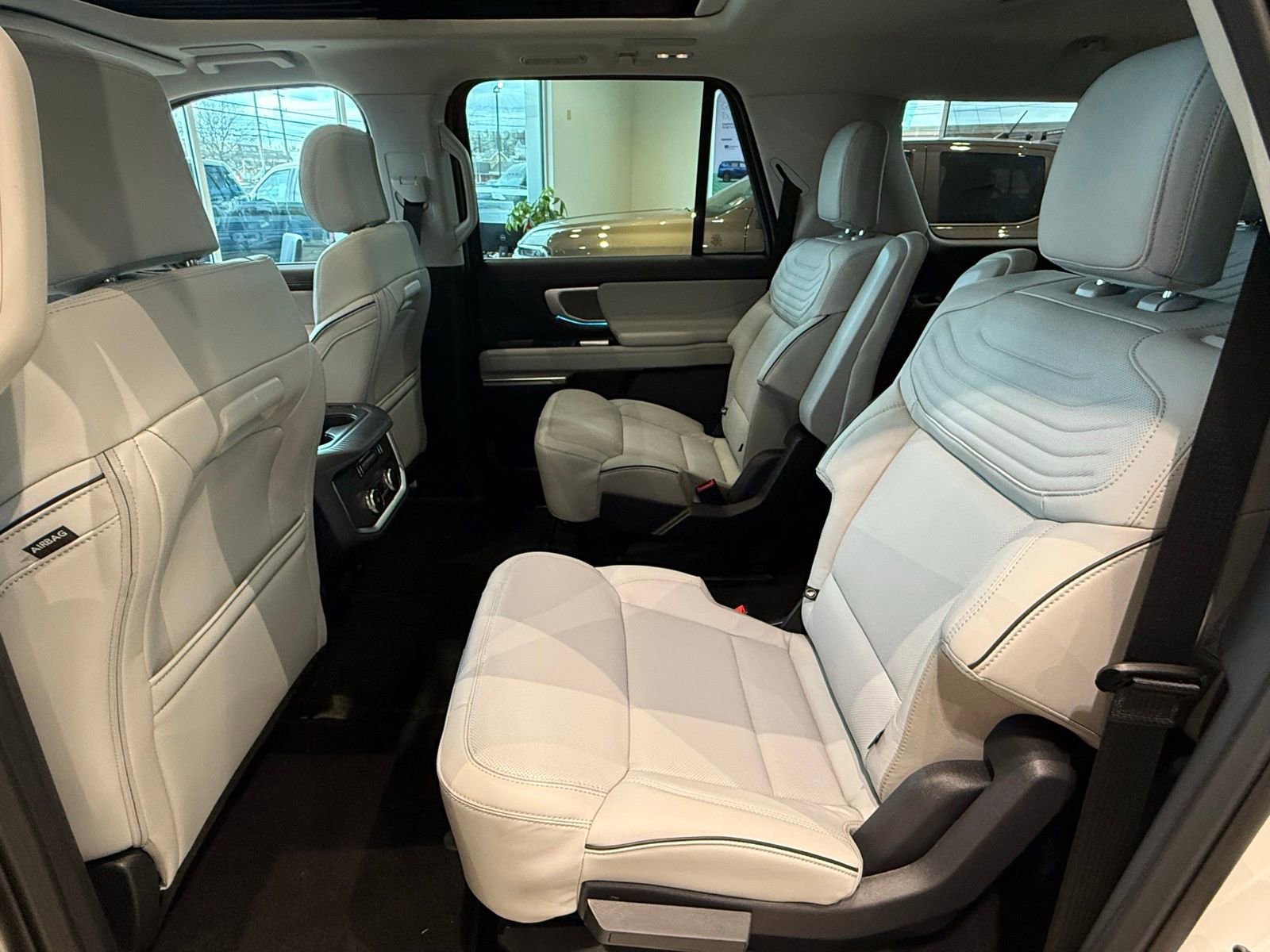 New 2025 Ford Expedition Max Platinum w/ Platinum Ultimate Package image 17