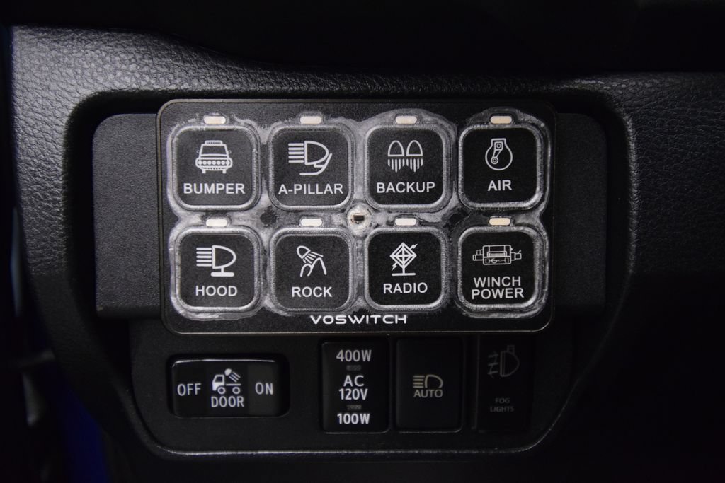 Used 2018 Toyota Tacoma TRD Sport AWD/4WD image 34