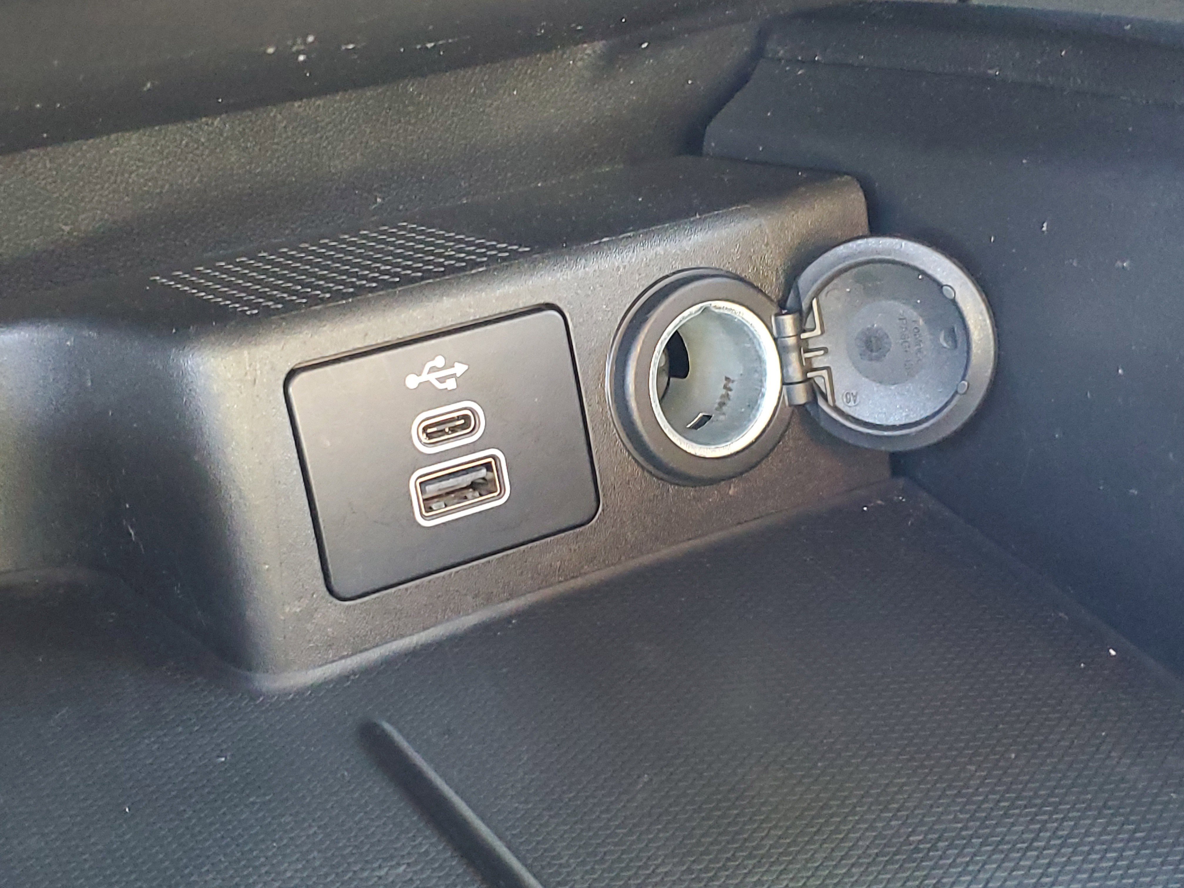 Used 2024 Ford Escape Active w/ Cold Weather Package image 9