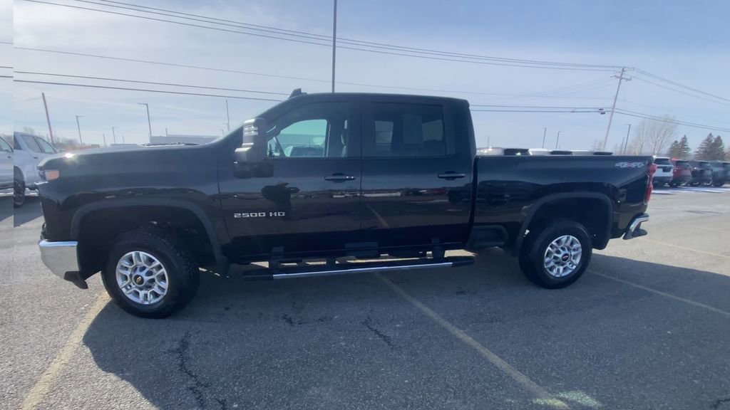 Used 2025 Chevrolet Silverado 2500 LT w/ Convenience Package image 5