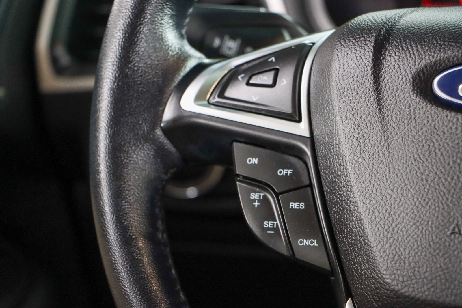 Used 2023 Ford Edge SEL AWD/4WD image 13