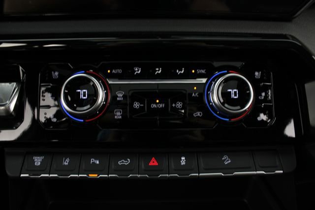 New 2026 GMC Sierra 3500 AT4 w/ Technology Package AWD/4WD image 8