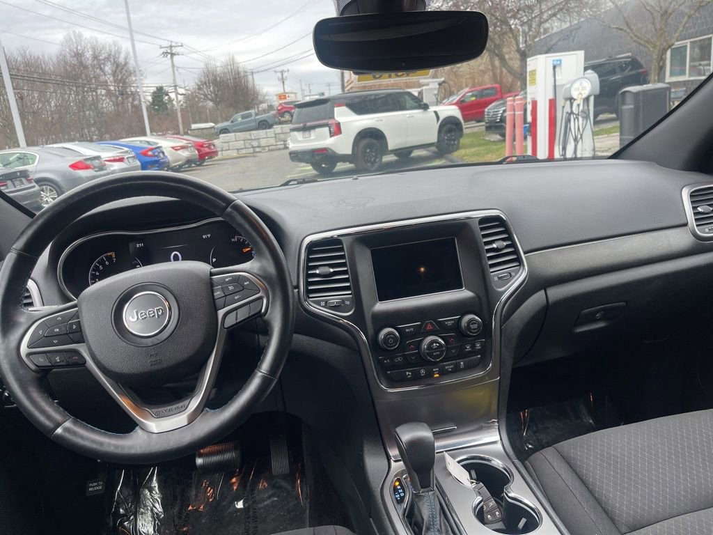 Used 2018 Jeep Grand Cherokee Laredo image 11