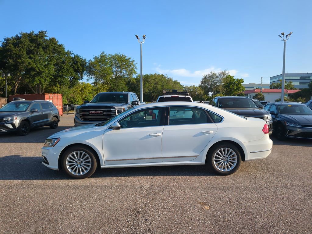 Used 2017 Volkswagen Passat 1.8T SE FWD image 2