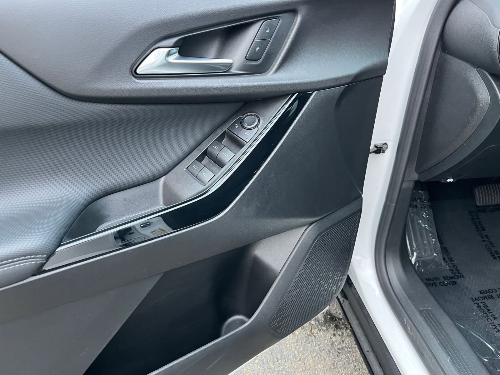 Used 2025 Chevrolet Equinox LT image 20