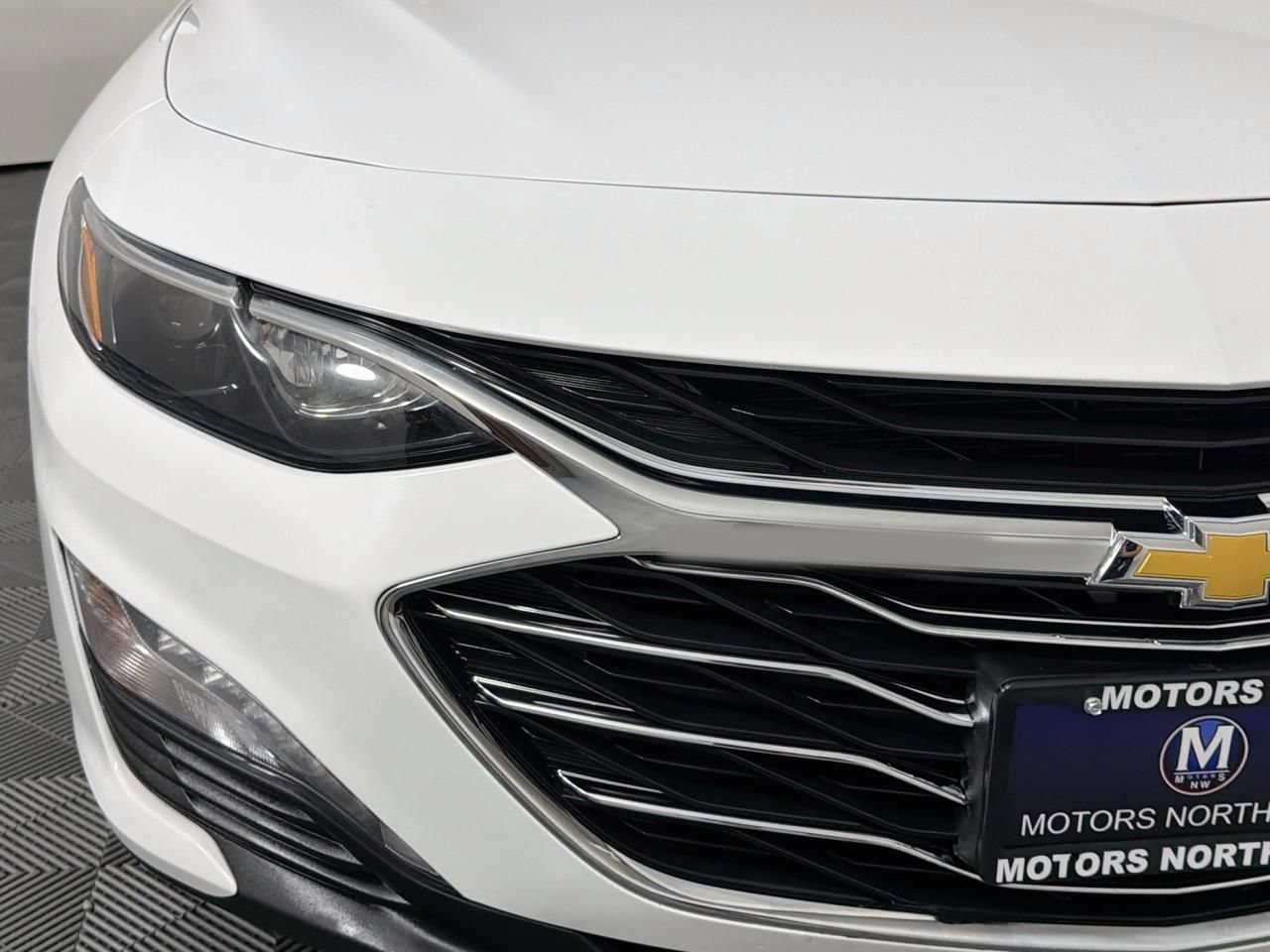 Used 2023 Chevrolet Malibu LT FWD image 3