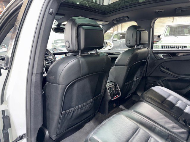 Used 2018 Porsche Macan GTS image 56