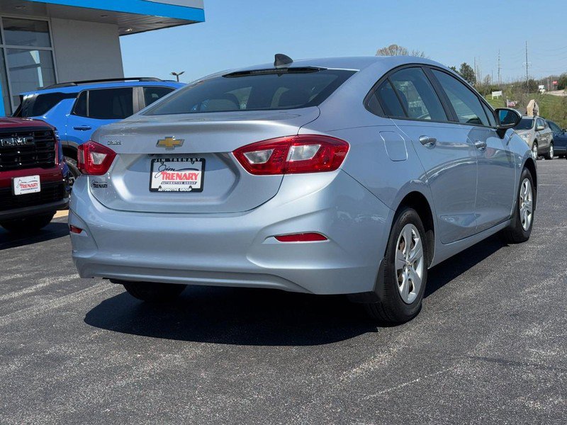 Used 2017 Chevrolet Cruze LS image 4