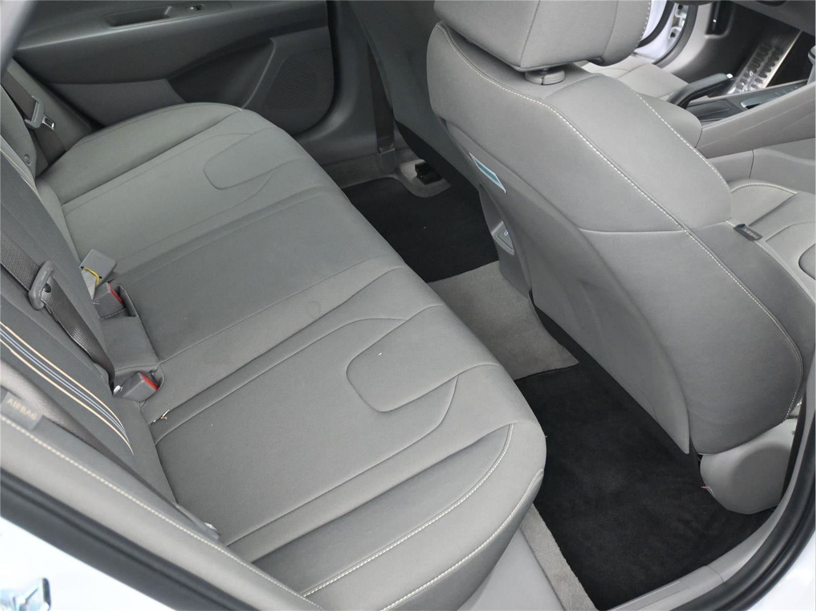 Certified 2025 Hyundai Elantra Sport image 8