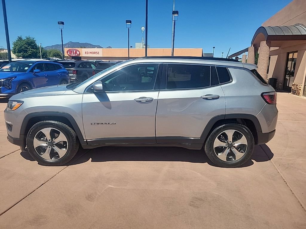 Used 2019 Jeep Compass Latitude w/ Popular Equipment Group FWD image 3