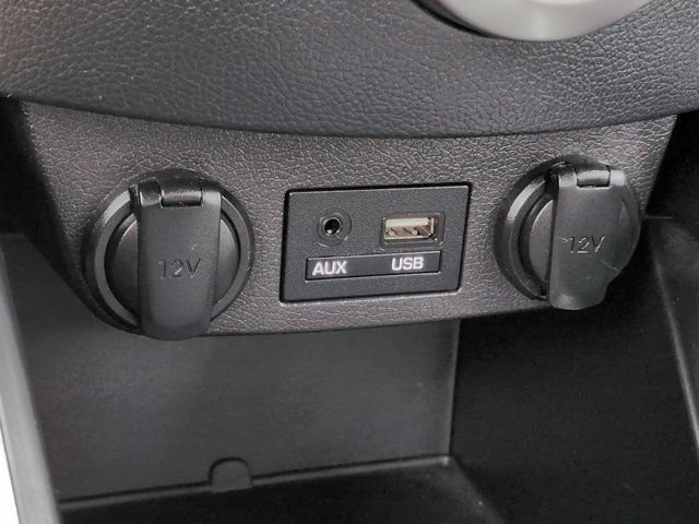 Used 2017 Hyundai Veloster FWD image 21