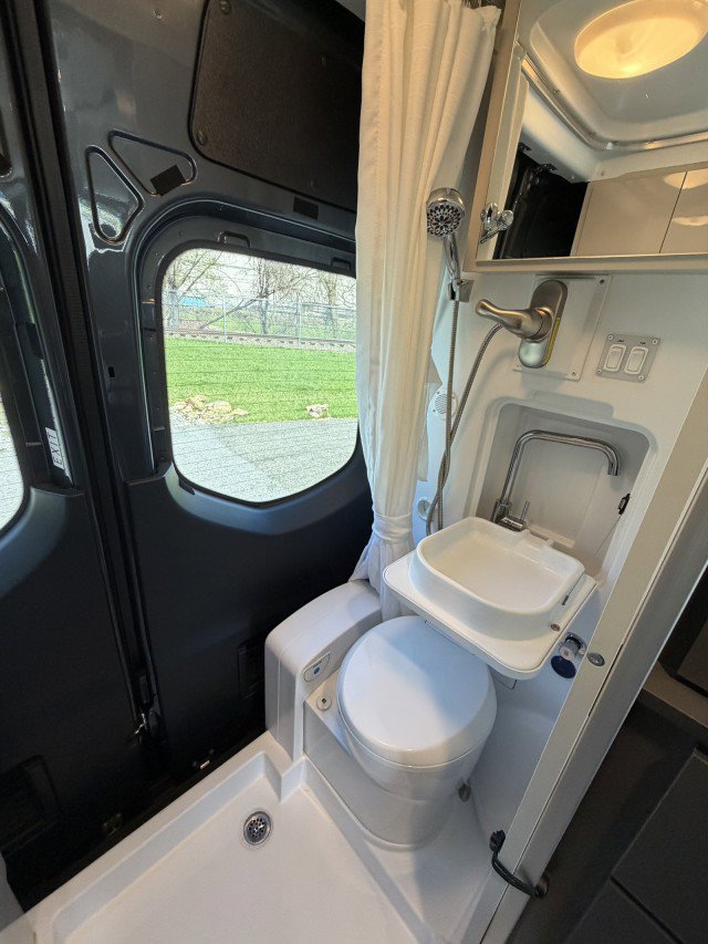 Used 2022 Mercedes-Benz Sprinter 2500 image 58