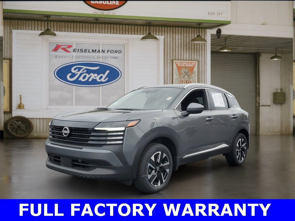 Used 2025 Nissan Kicks SV w/ SV Premium Package image 2