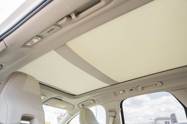 New 2026 Volvo XC60 B5 Ultra w/ Protection Package Premier image 31