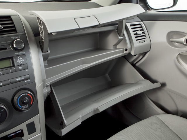 Used 2013 Toyota Corolla LE FWD image 18