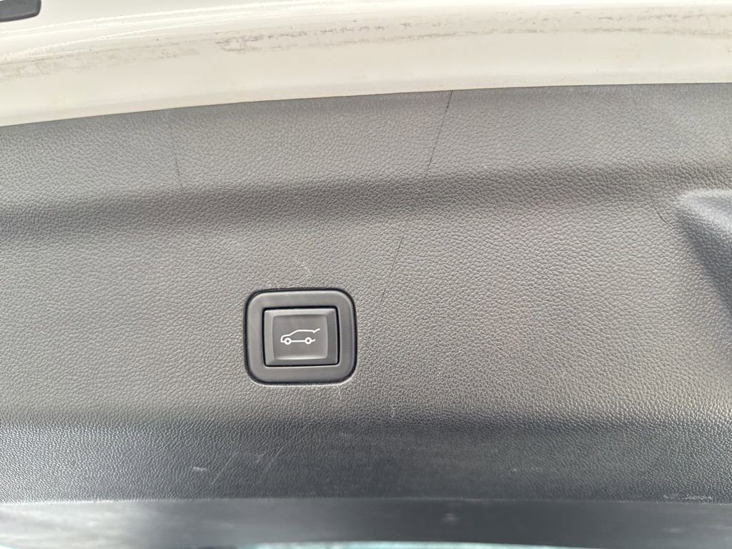 Used 2023 Chevrolet Suburban Premier image 45