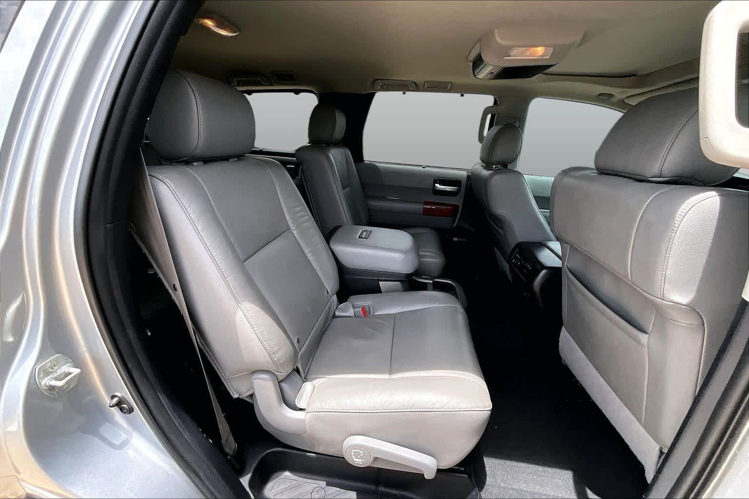 Used 2020 Toyota Sequoia Platinum RWD image 20