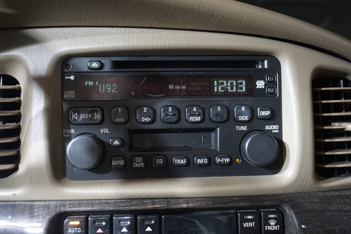 Used 2005 Buick Le Sabre Limited w/ Celebration Edition Package FWD image 17